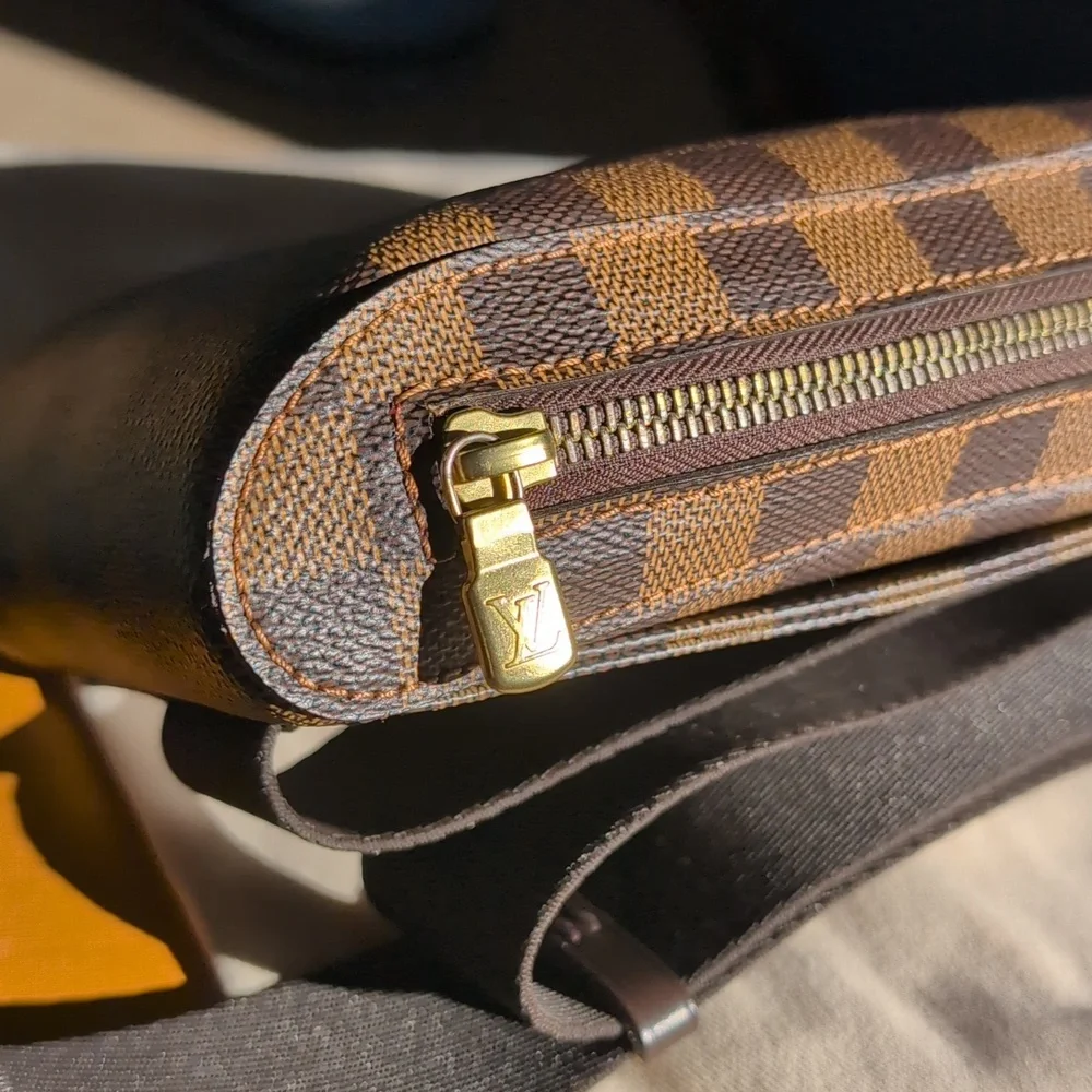 *MINT USED* Authentic Louis Vuitton Damier Ebene Geronimos Crossover/ Waist Bag - Picture 4 of 11